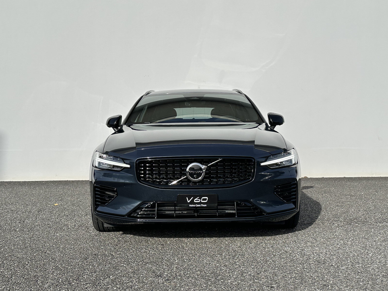 VOLVO V60 2.0 T8 TE Ultra Dark eAWD, Plug-in-Hybrid Benzin/Elektro, Vorführwagen, Automatik - 2