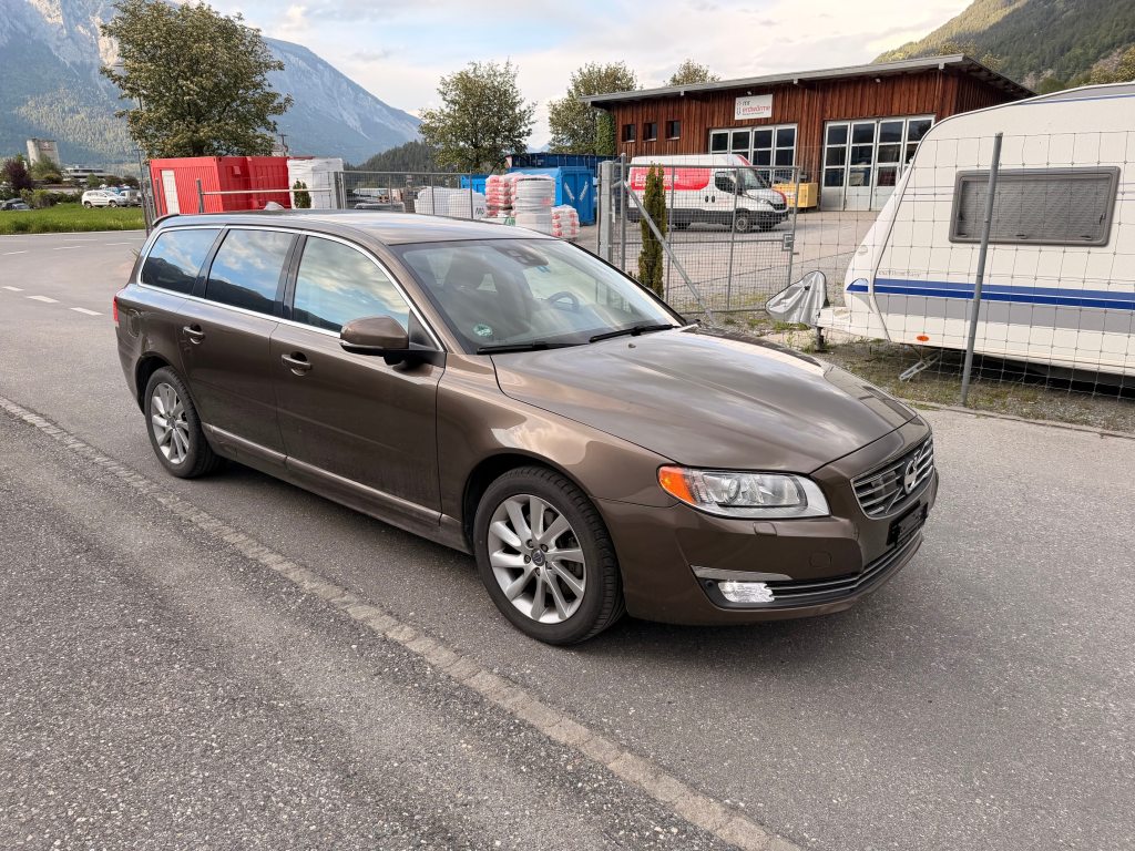VOLVO V70 2.4 D5 Summum AWD, Diesel, Second hand / Used, Automatic - 2