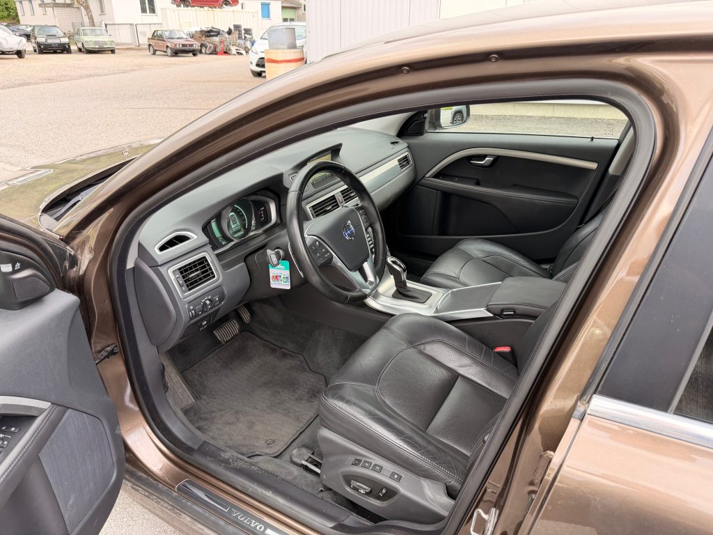 VOLVO V70 2.4 D5 Summum AWD, Diesel, Second hand / Used, Automatic - 5