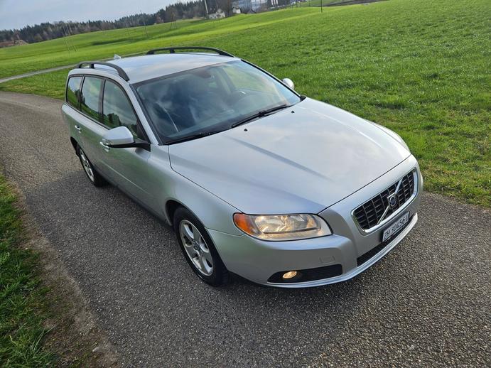 VOLVO V70 2.4D Kinetic Geartronic, Diesel, Occasioni / Usate, Automatico
