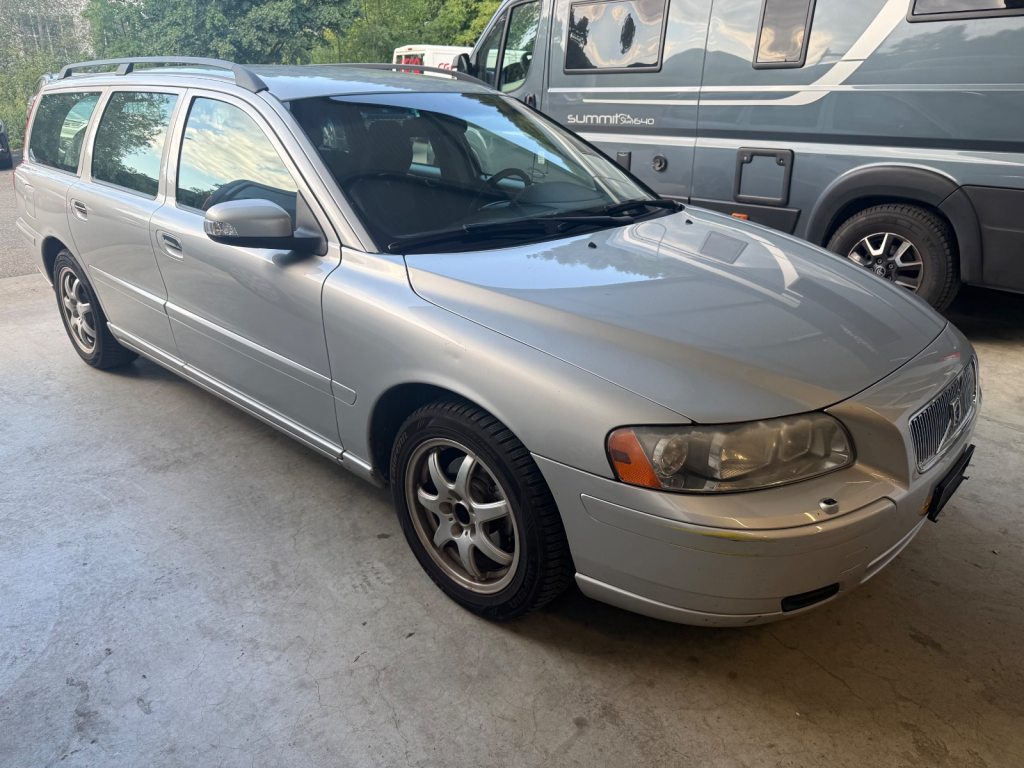 VOLVO V70 2.0 20V T 180 Momentum, Benzin, Occasion / Gebraucht, Automatik - 2
