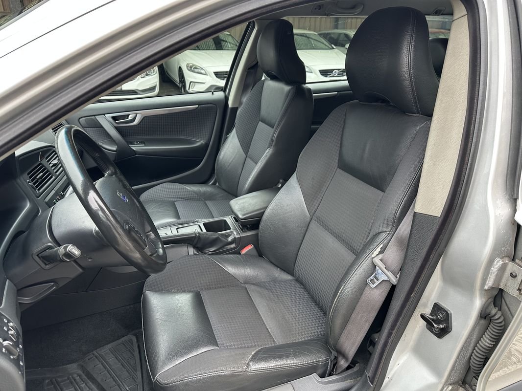 VOLVO V70 2.4 170, Benzina, Occasioni / Usate, Automatico - 3