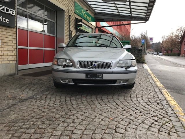 VOLVO V70 Kombi 2.4 T AWD, Benzina, Occasioni / Usate, Automatico - 2