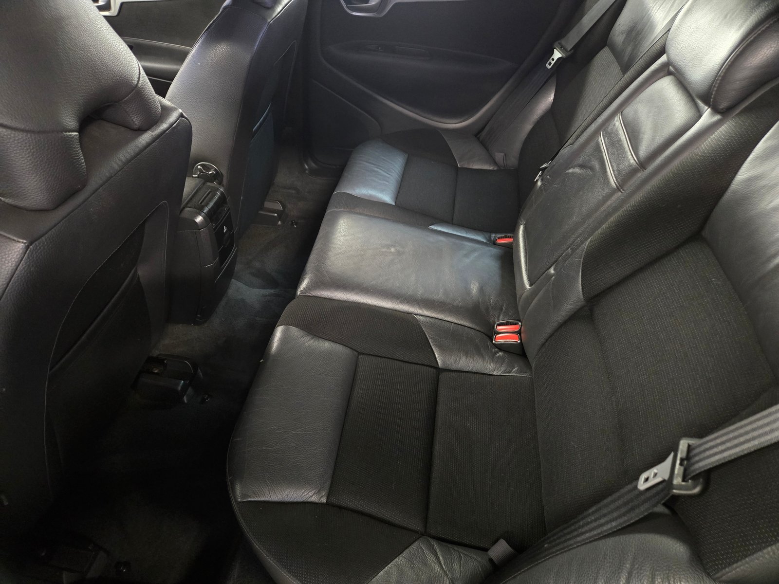 VOLVO V70 2.4D Momentum, Diesel, Second hand / Used, Automatic - 7