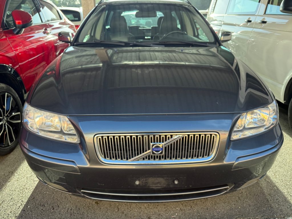 VOLVO V70 2.4 D5 20V 185 Momentum AWD, Diesel, Occasion / Gebraucht, Automatik - 3
