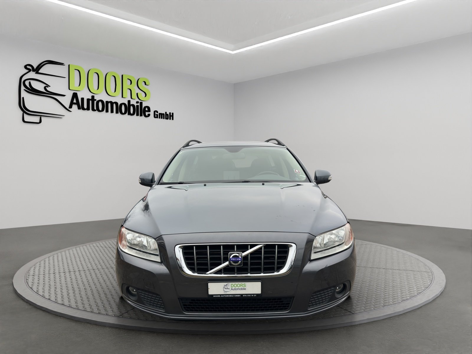 VOLVO V70 2.5T Momentum Geartronic, Benzina, Occasioni / Usate, Automatico - 2