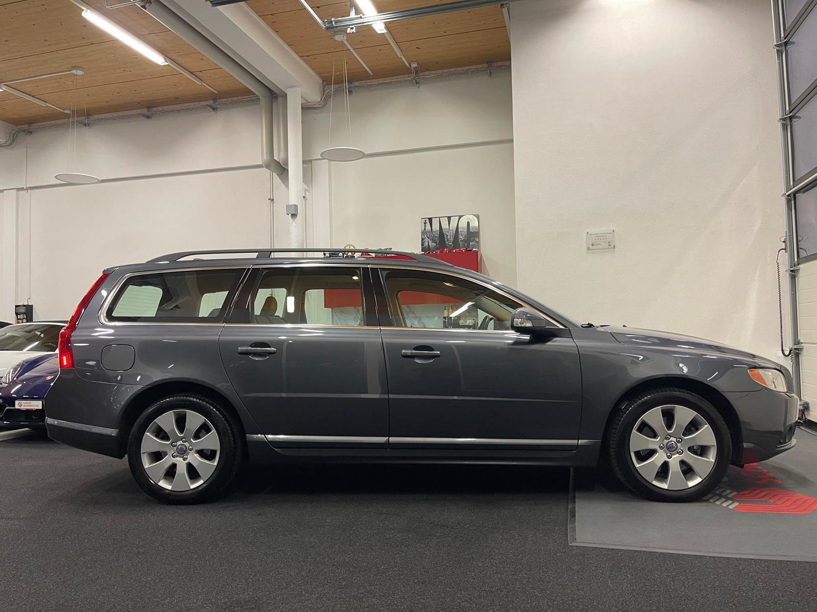 VOLVO V70 3.2 Summum, Petrol, Second hand / Used, Automatic - 4