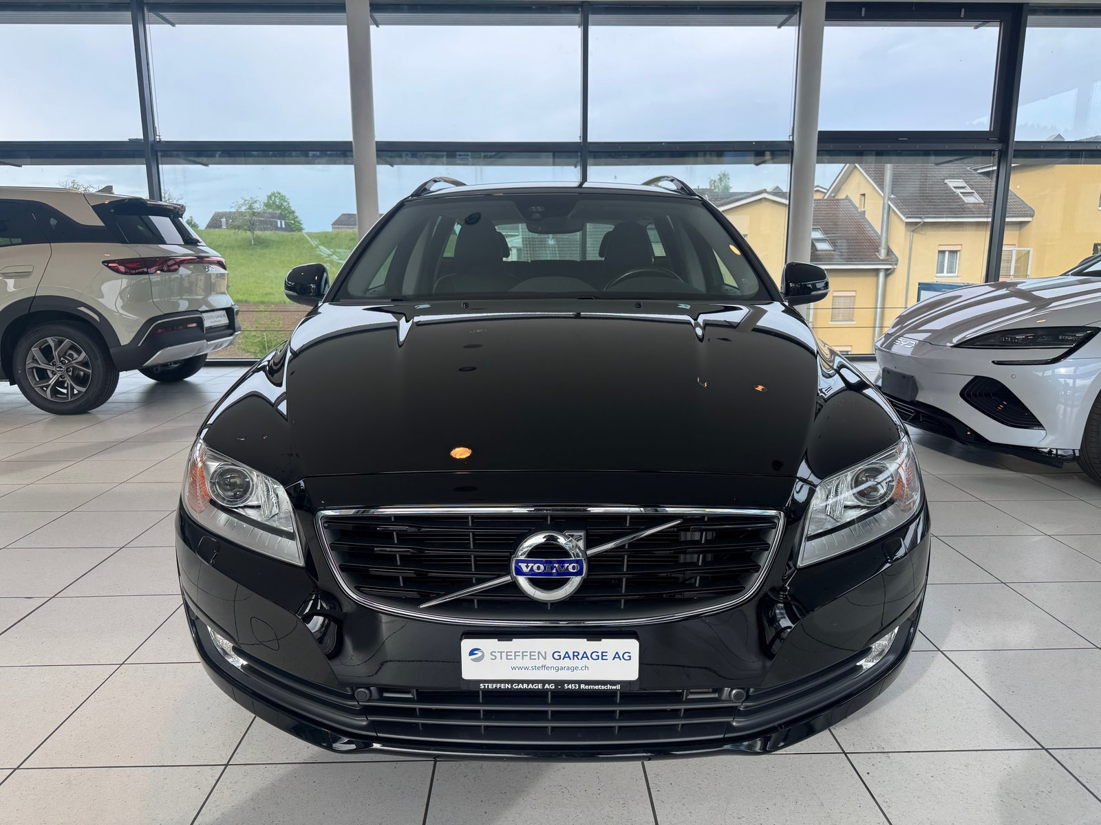 VOLVO V70 D2 Momentum ClassicEd, Diesel, Occasion / Gebraucht, Automatik - 2