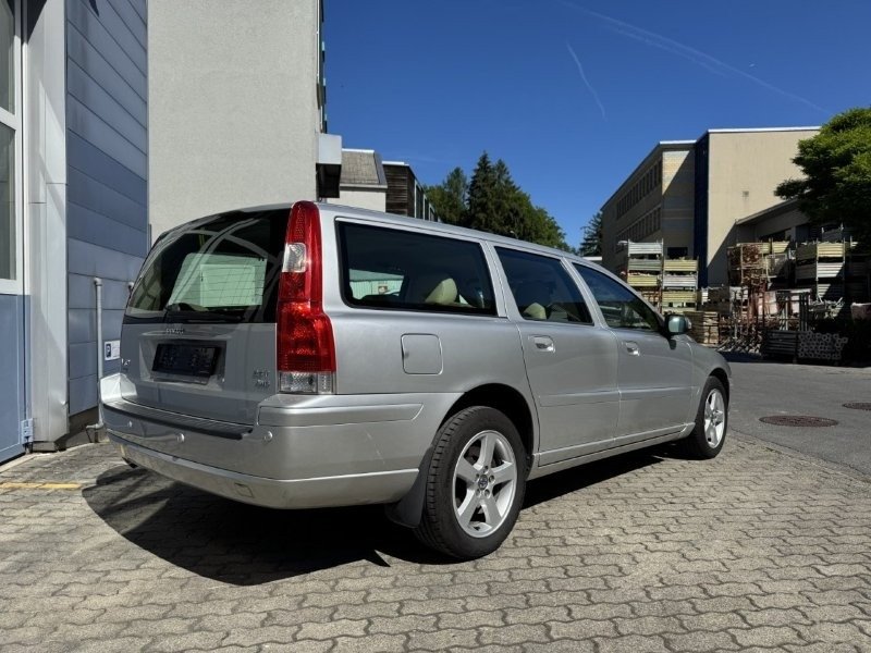 VOLVO V70 2.5 20V T 210 Move AWD, Benzin, Occasion / Gebraucht, Automatik - 2