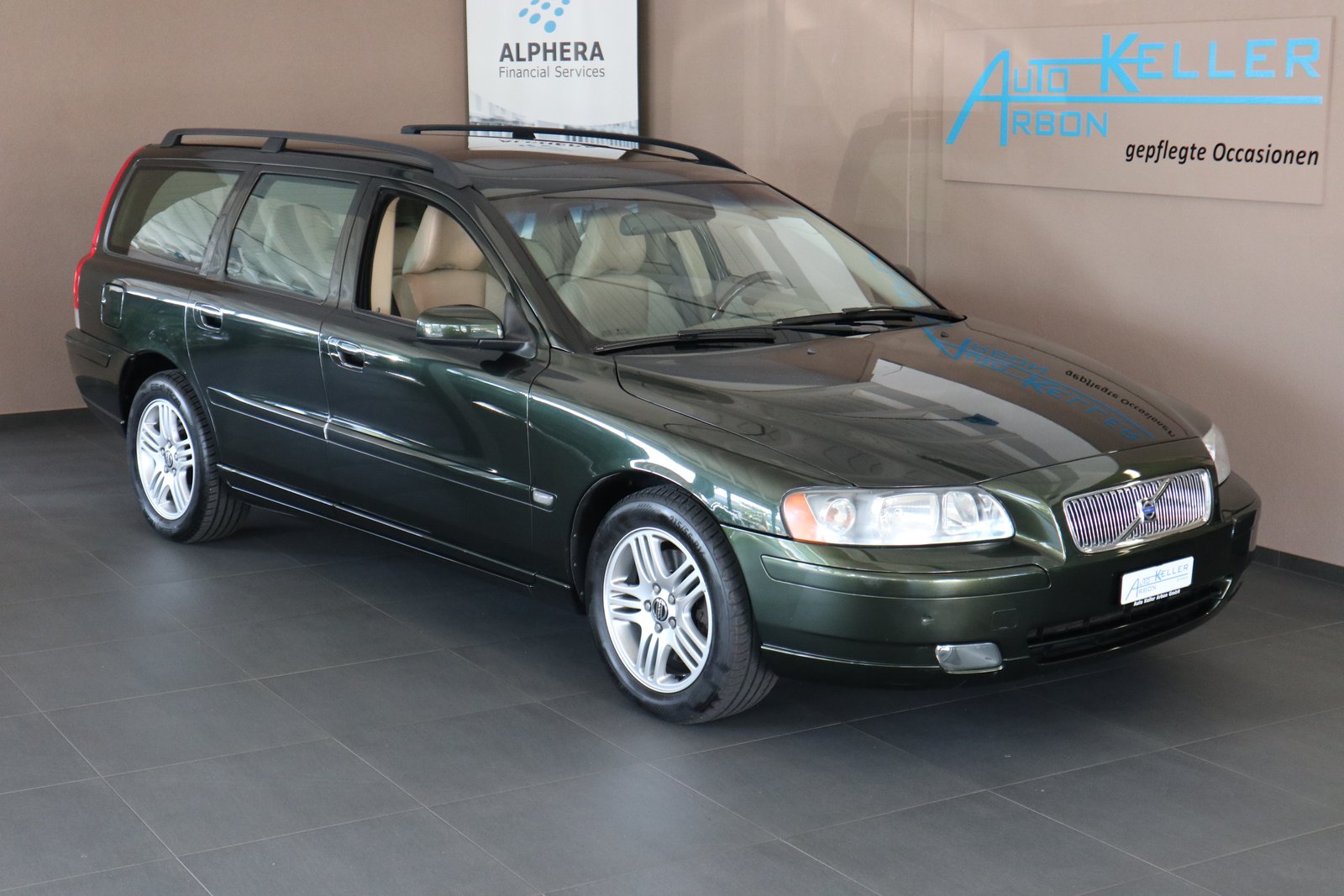 VOLVO V70 2.4 Momentum, Essence, Occasion / Utilisé, Automatique - 3