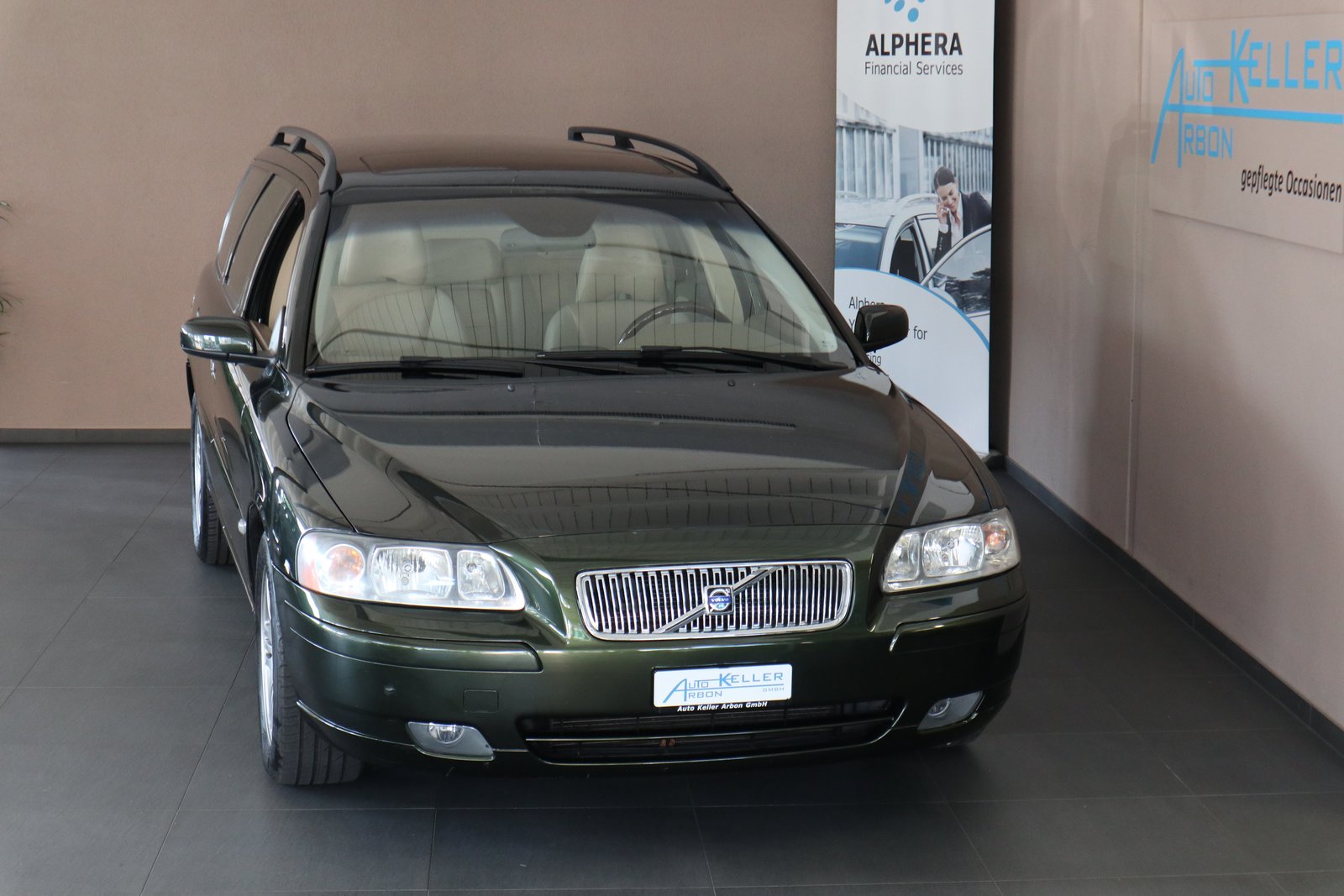 VOLVO V70 2.4 Momentum, Essence, Occasion / Utilisé, Automatique - 4