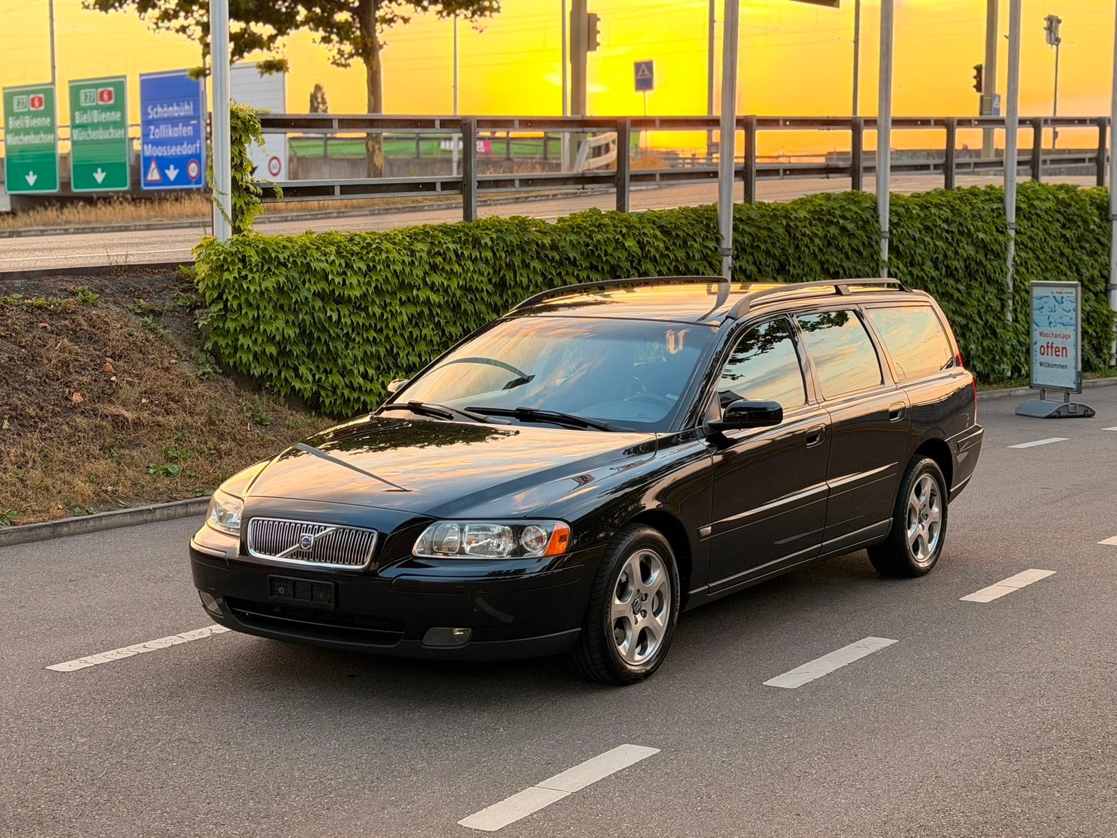 VOLVO V70 2.4 Summum, Petrol, Second hand / Used, Automatic - 2