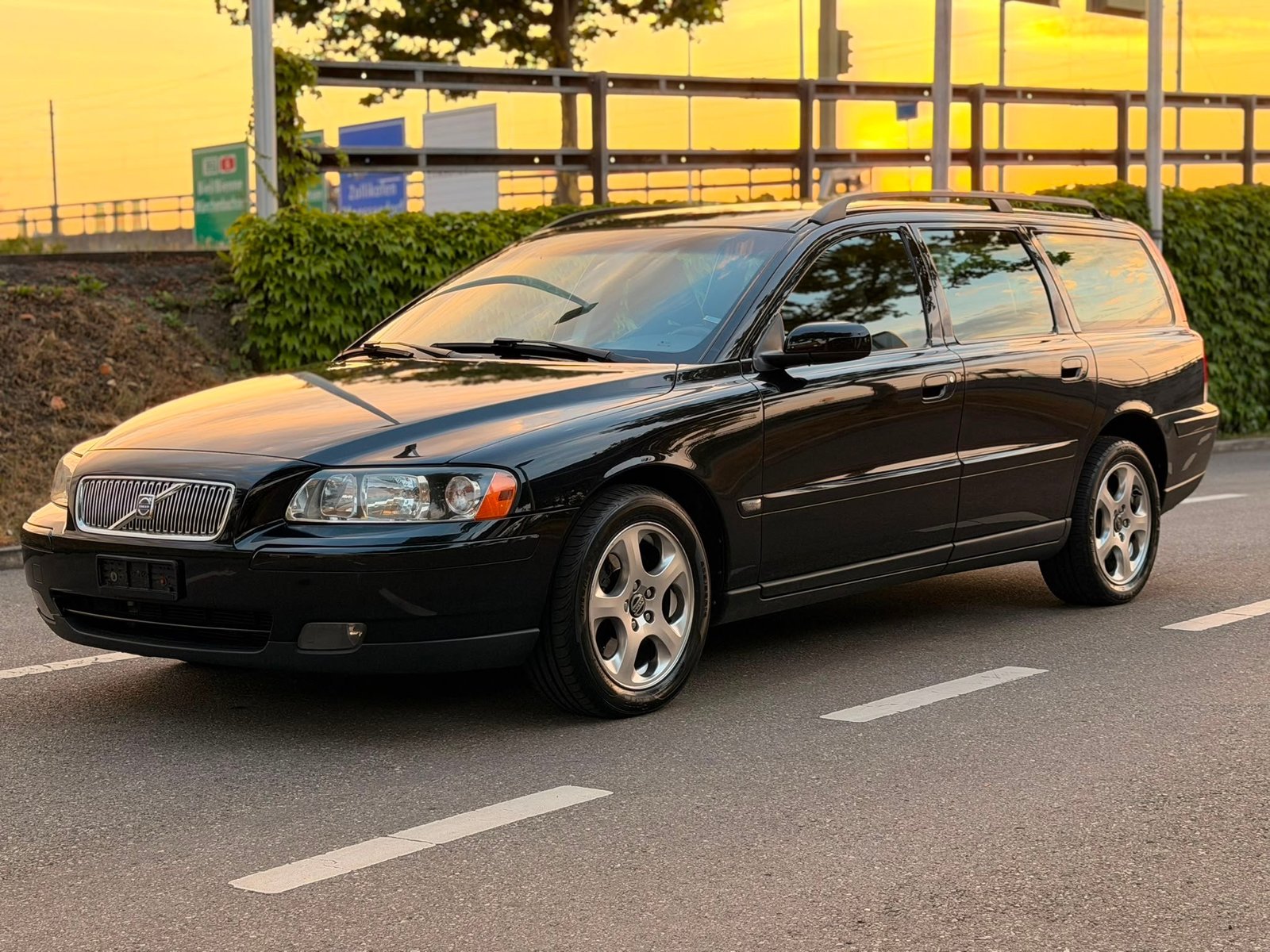 VOLVO V70 2.4 Summum, Petrol, Second hand / Used, Automatic - 4
