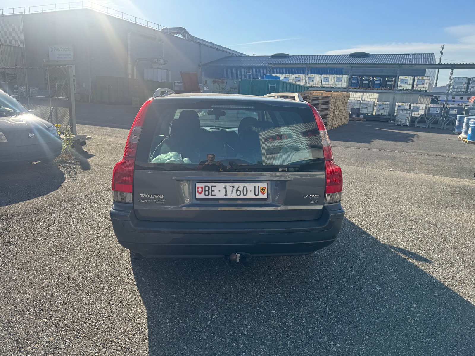 VOLVO V70 2.4 Titanium Edition, Petrol, Second hand / Used, Manual - 3