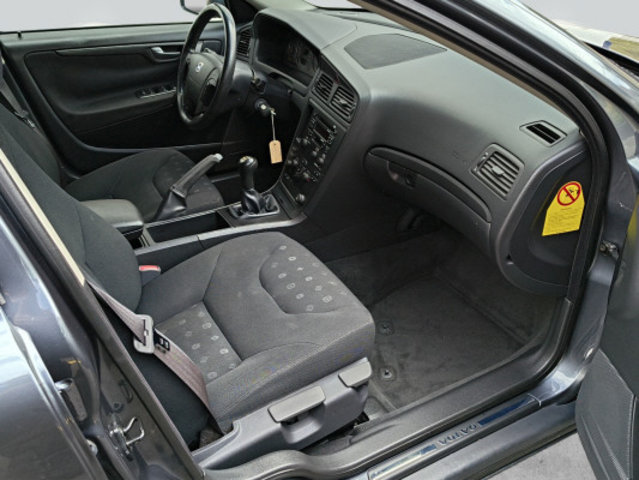 VOLVO V70 2.4, Occasion / Gebraucht, Handschaltung - 7