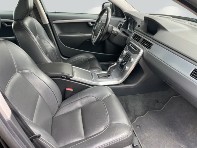 VOLVO V70 D4 Summum Dynamic Ed, Occasion / Gebraucht, Automatik - 7