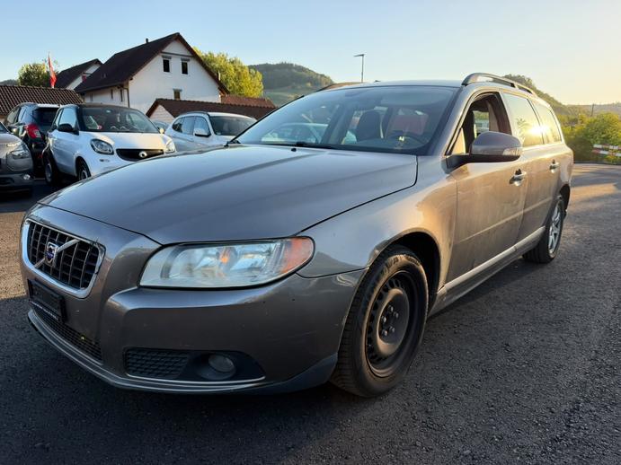 VOLVO V70 2.4D Kinetic Geartronic, Diesel, Occasion / Utilisé, Automatique