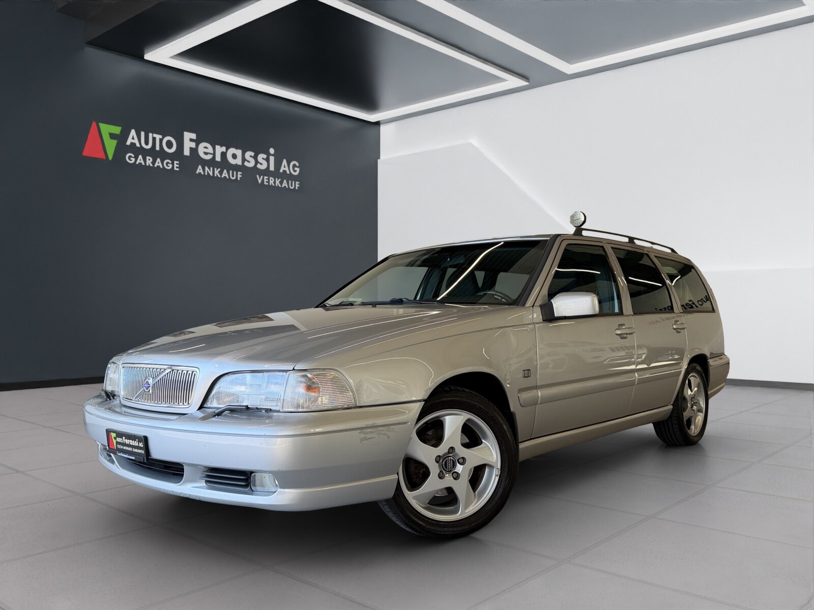 VOLVO V70 2.5 LPT