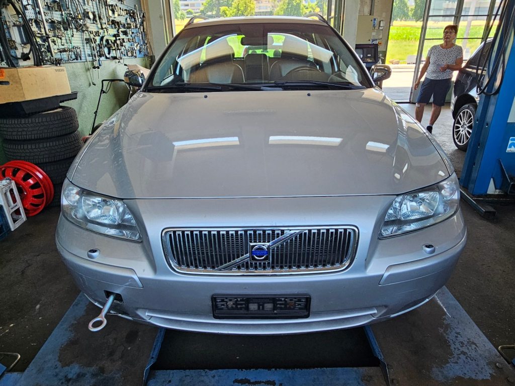 VOLVO V70 2.5 20V T 210 Move AWD