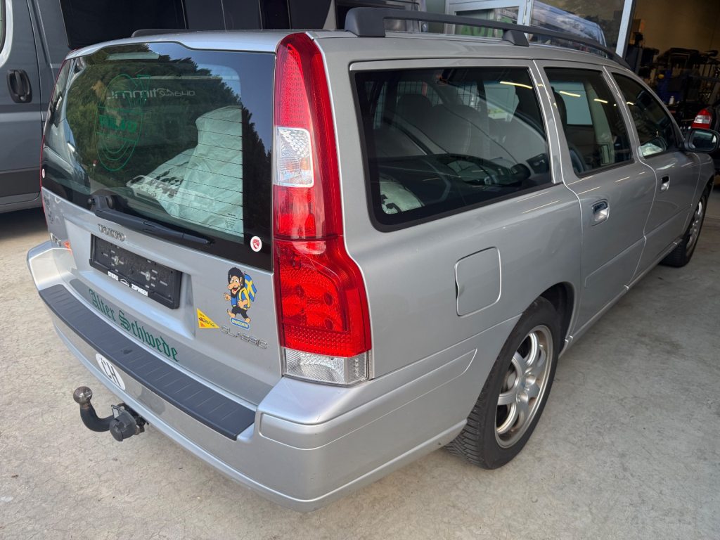 VOLVO V70 2.0 20V T 180 Momentum, Benzin, Occasion / Gebraucht, Automatik - 3