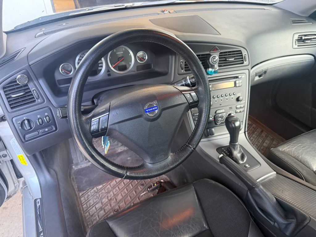 VOLVO V70 2.0 20V T 180 Momentum, Benzin, Occasion / Gebraucht, Automatik - 5