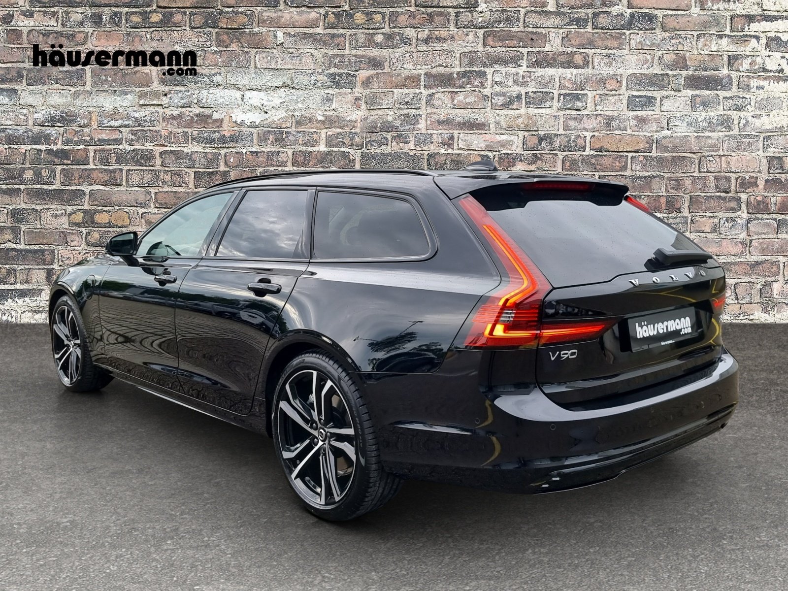 VOLVO V90 2.0 T8 TE eAWD XCLUSIVE Ultimate Dark, Plug-in-Hybrid Benzina/Elettrica, Auto nuove, Automatico - 4