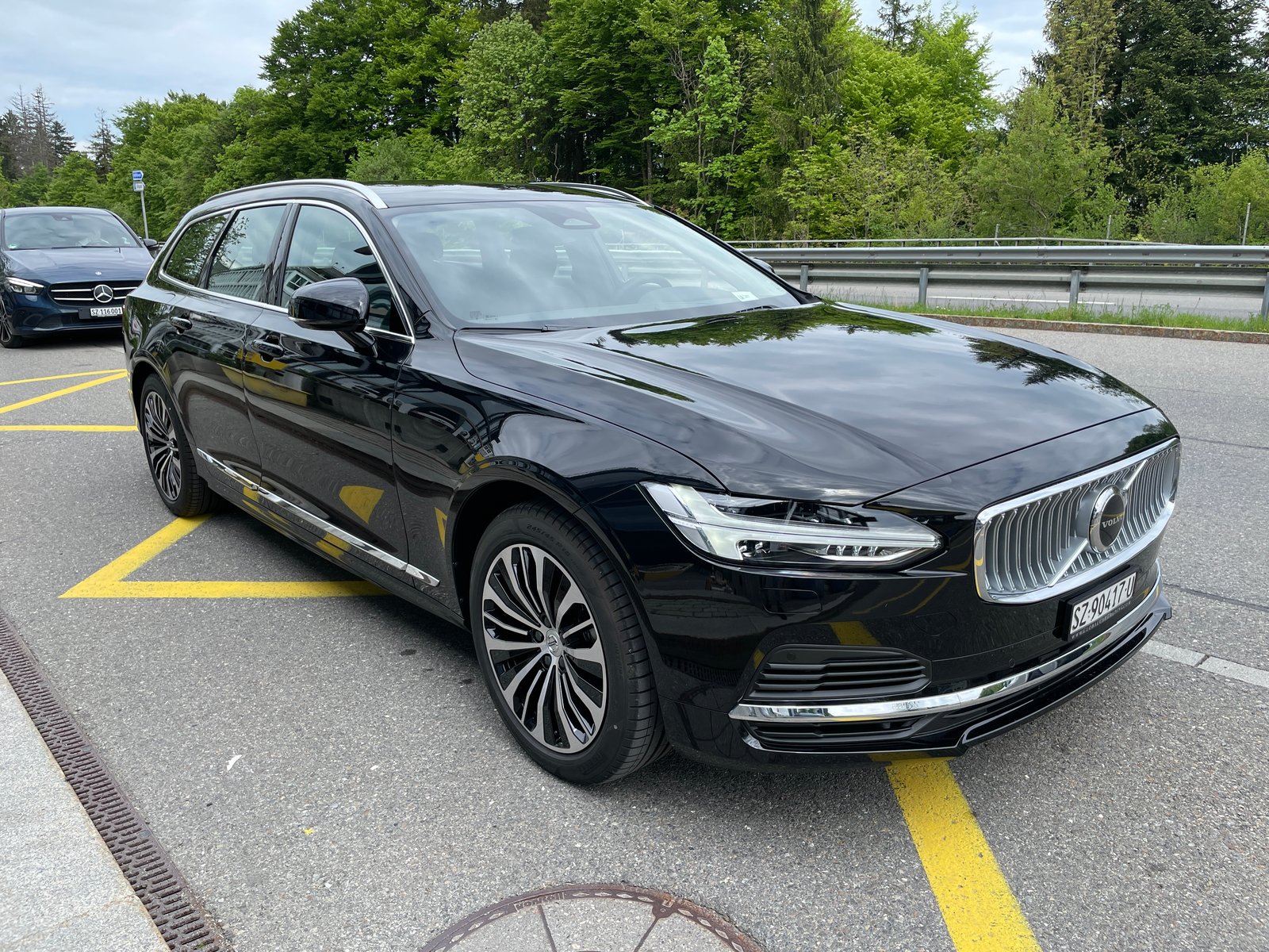 VOLVO V90 T6 eAWD Plug in Hybrid Plus Dark Geartronic, Plug-in-Hybrid Petrol/Electric, New car, Automatic - 3
