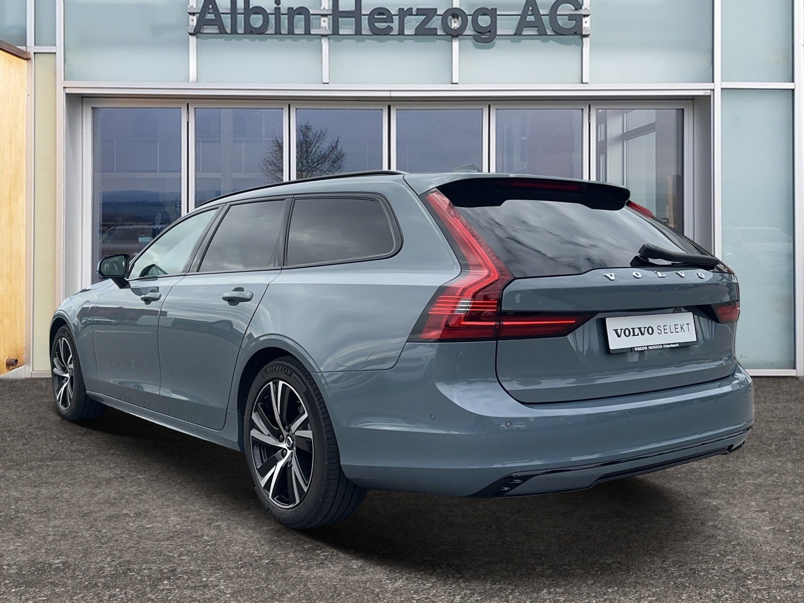 VOLVO V90 2.0 T6 TE R-Design 11,6kWh eAWD, Plug-in-Hybrid Benzina/Elettrica, Occasioni / Usate, Automatico - 3