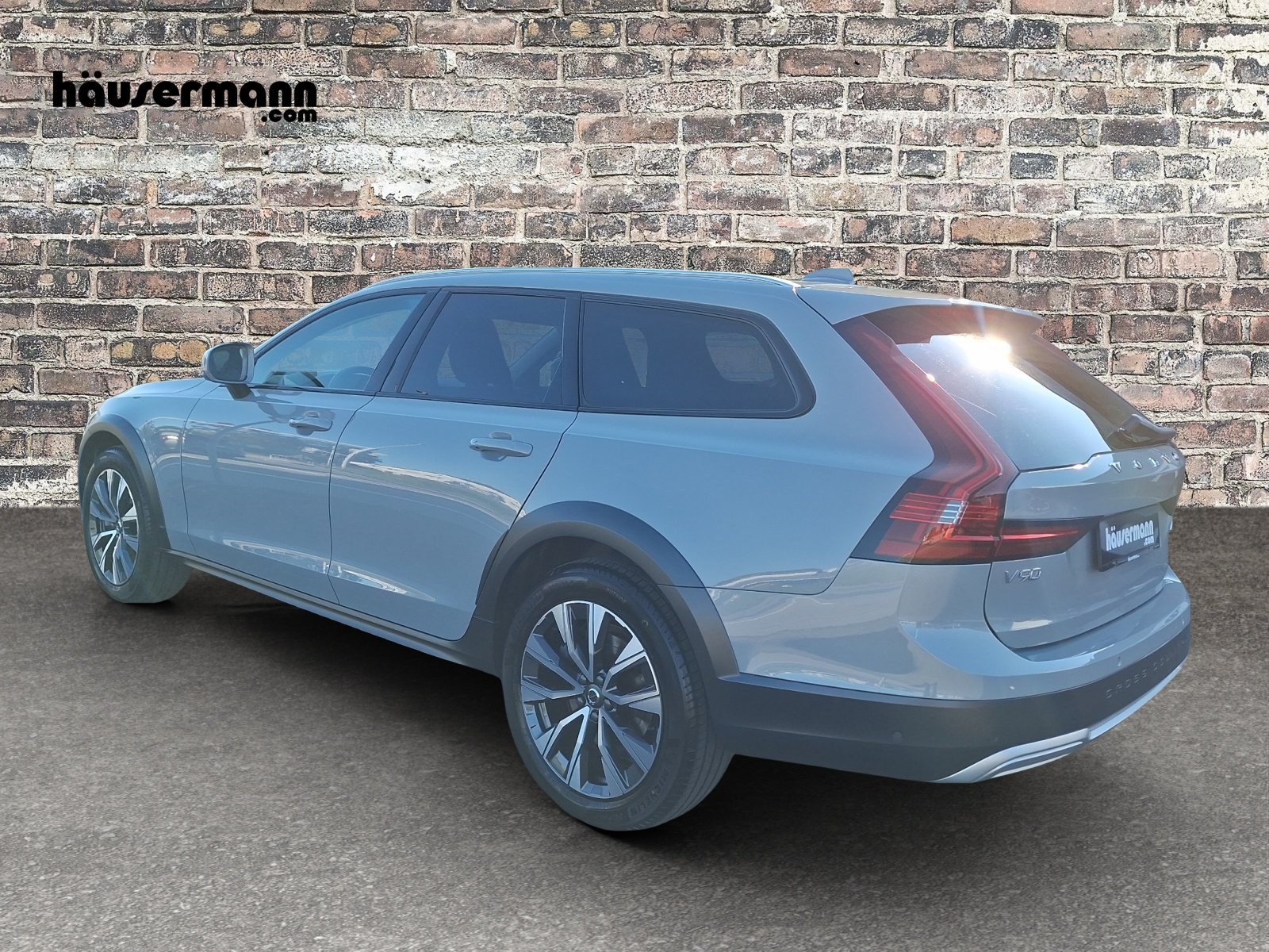 VOLVO V90 Cross Country 2.0 B5 Plus AWD, Hybride Léger Essence/Électricité, Occasion / Utilisé, Automatique - 4