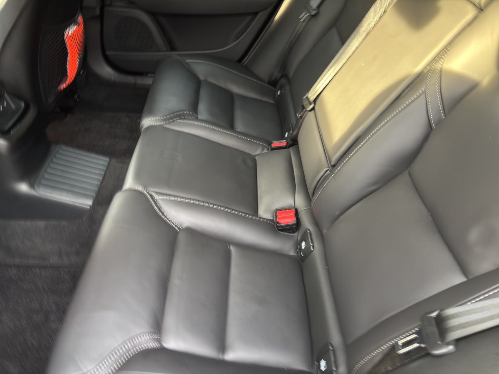 VOLVO V90 2.0 T8 TE Ultimate Dark eAWD, Hybride Rechargeable Essence/Électricité, Occasion / Utilisé, Automatique - 7