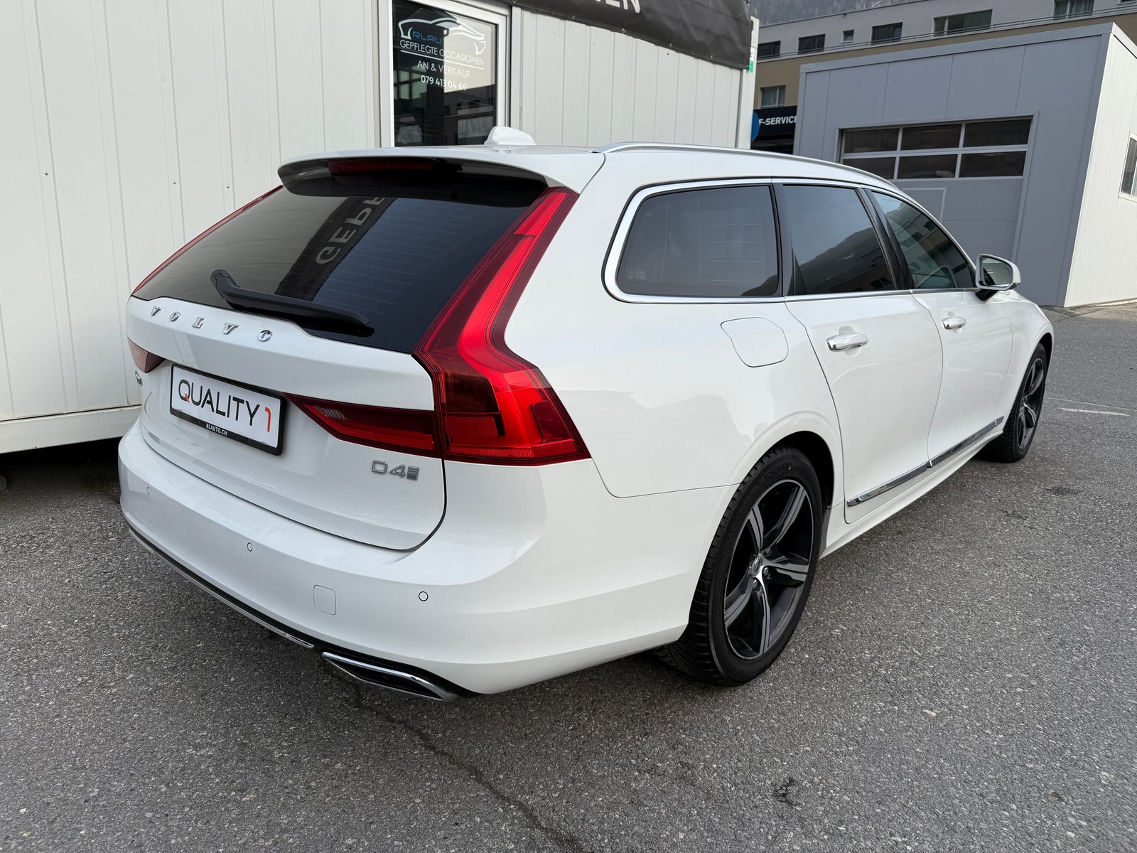 VOLVO V90 D4 Inscription, Diesel, Occasion / Gebraucht, Handschaltung - 4
