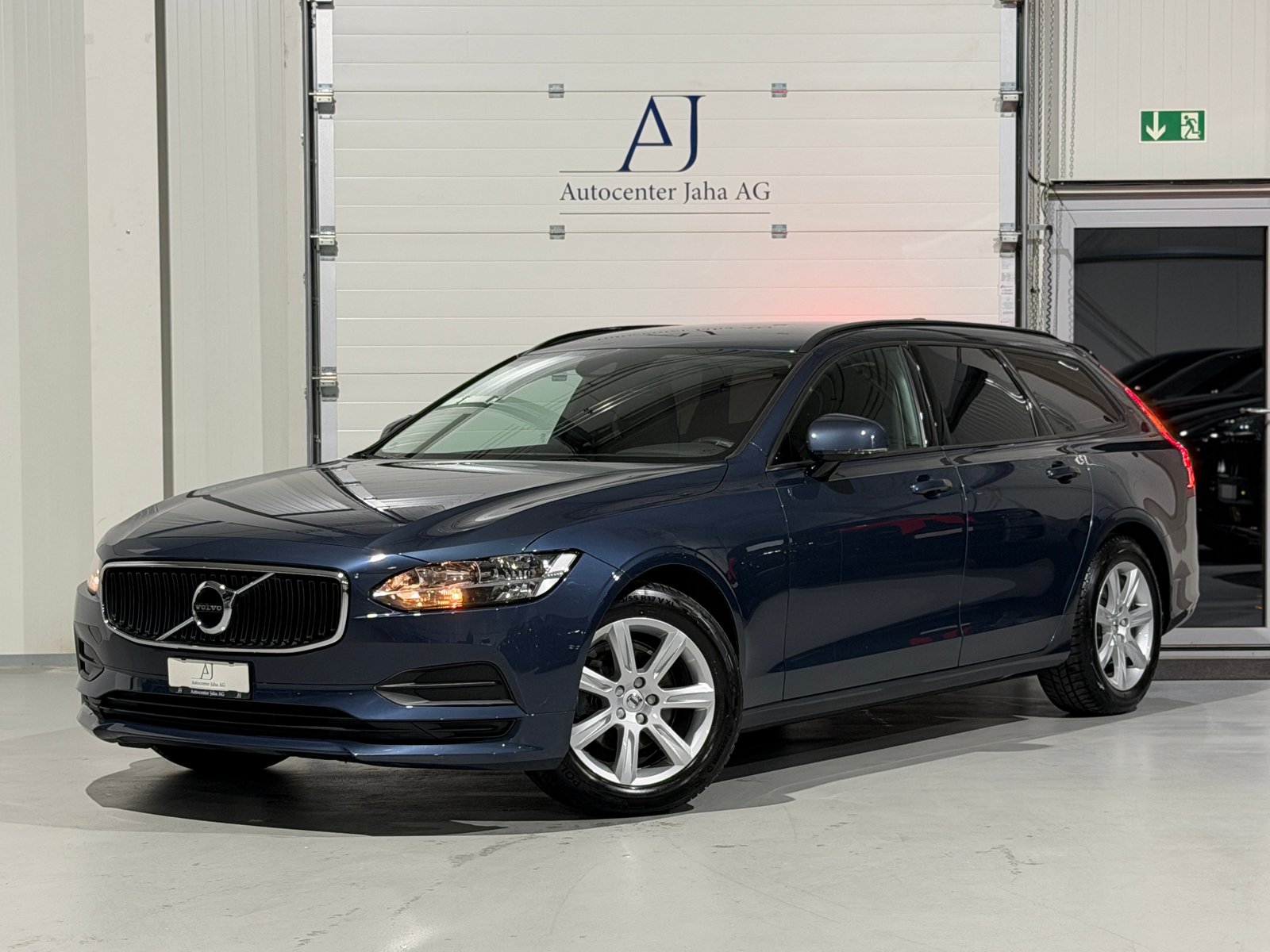 VOLVO V90 D4 Momentum Geartronic