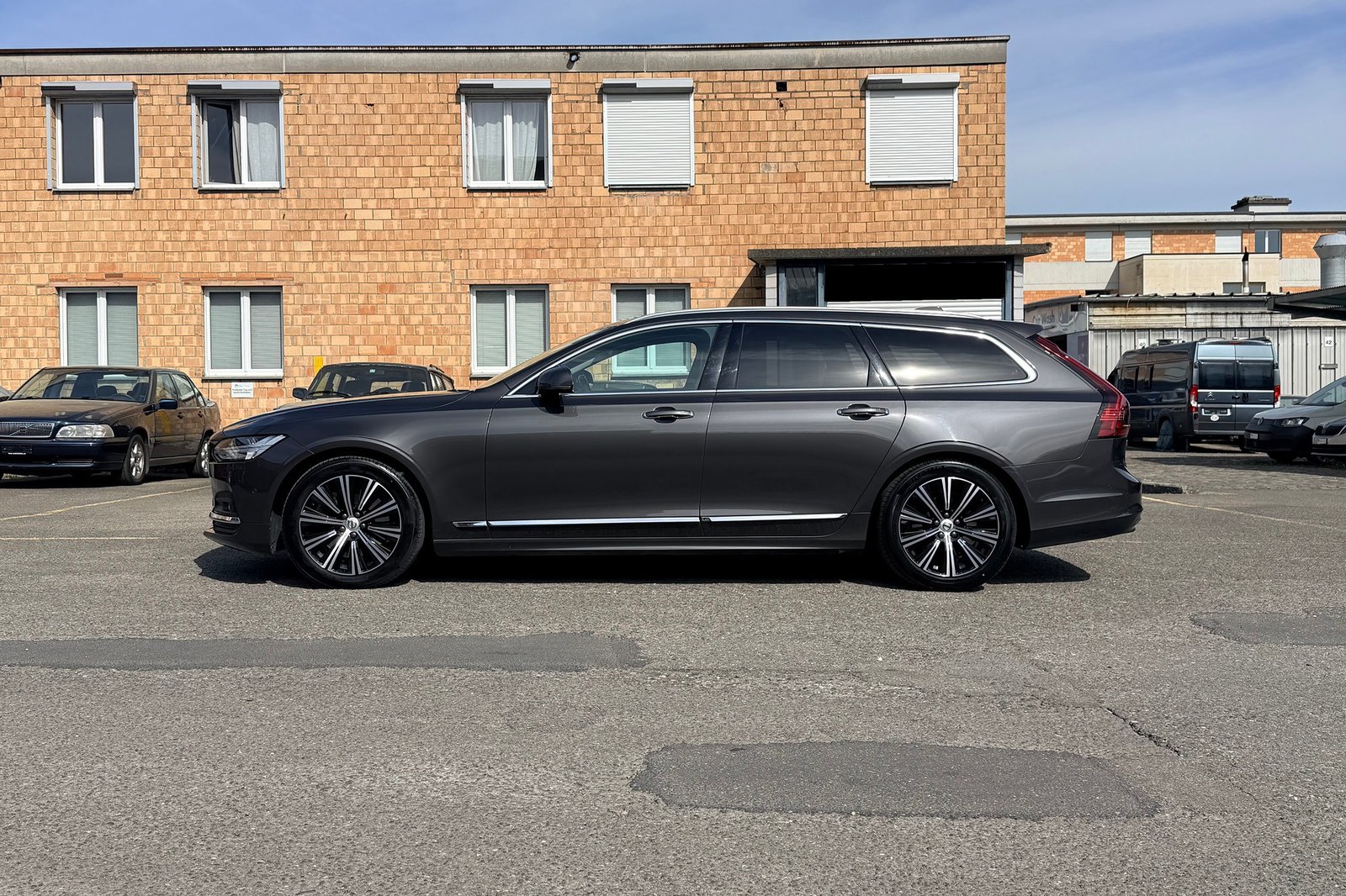 VOLVO V90 B6 AWD Benzin Mild Hybrid Inscription Geartronic, Mild-Hybrid Petrol/Electric, Second hand / Used, Automatic - 3