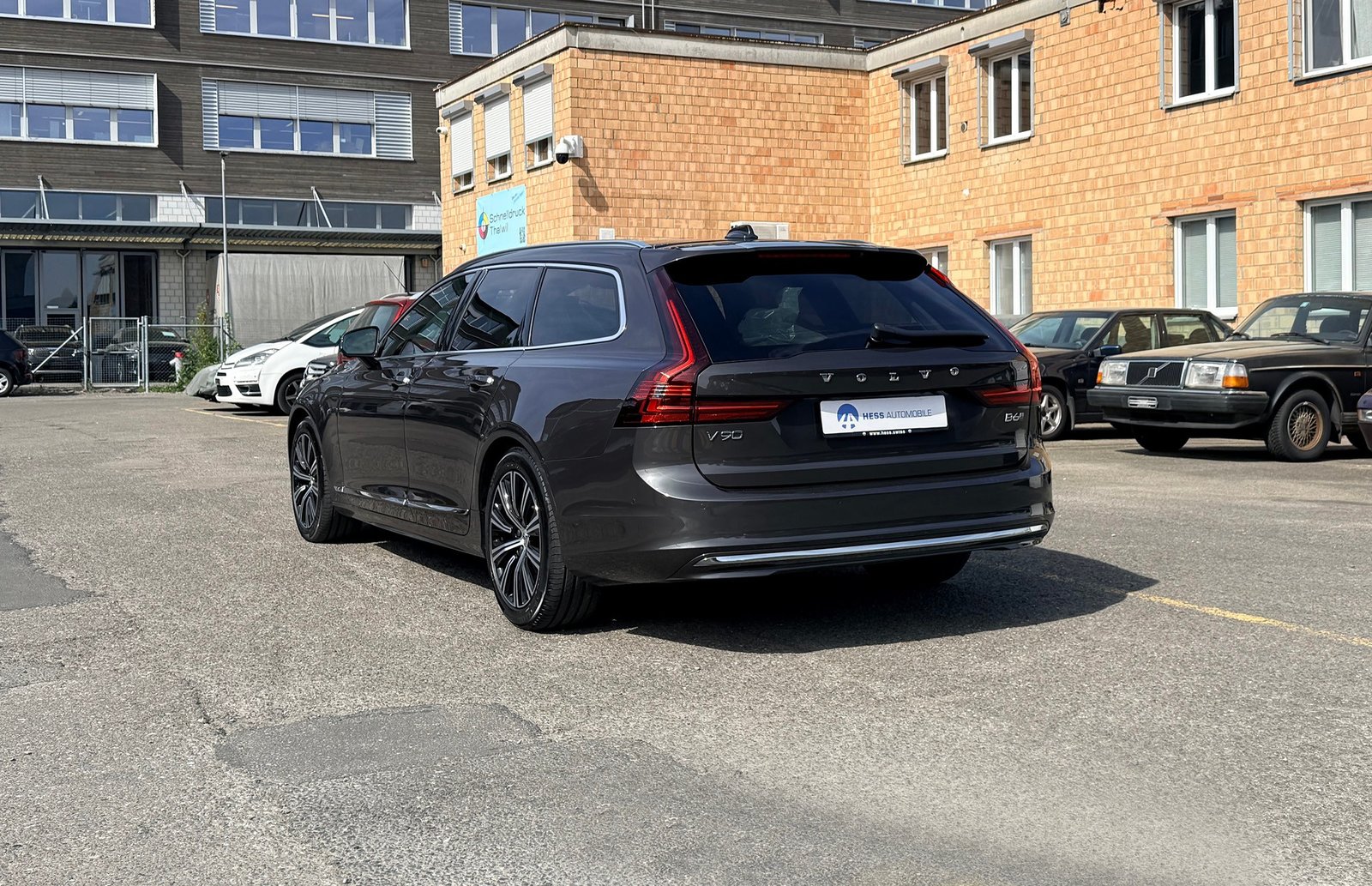 VOLVO V90 B6 AWD Benzin Mild Hybrid Inscription Geartronic, Mild-Hybrid Petrol/Electric, Second hand / Used, Automatic - 4