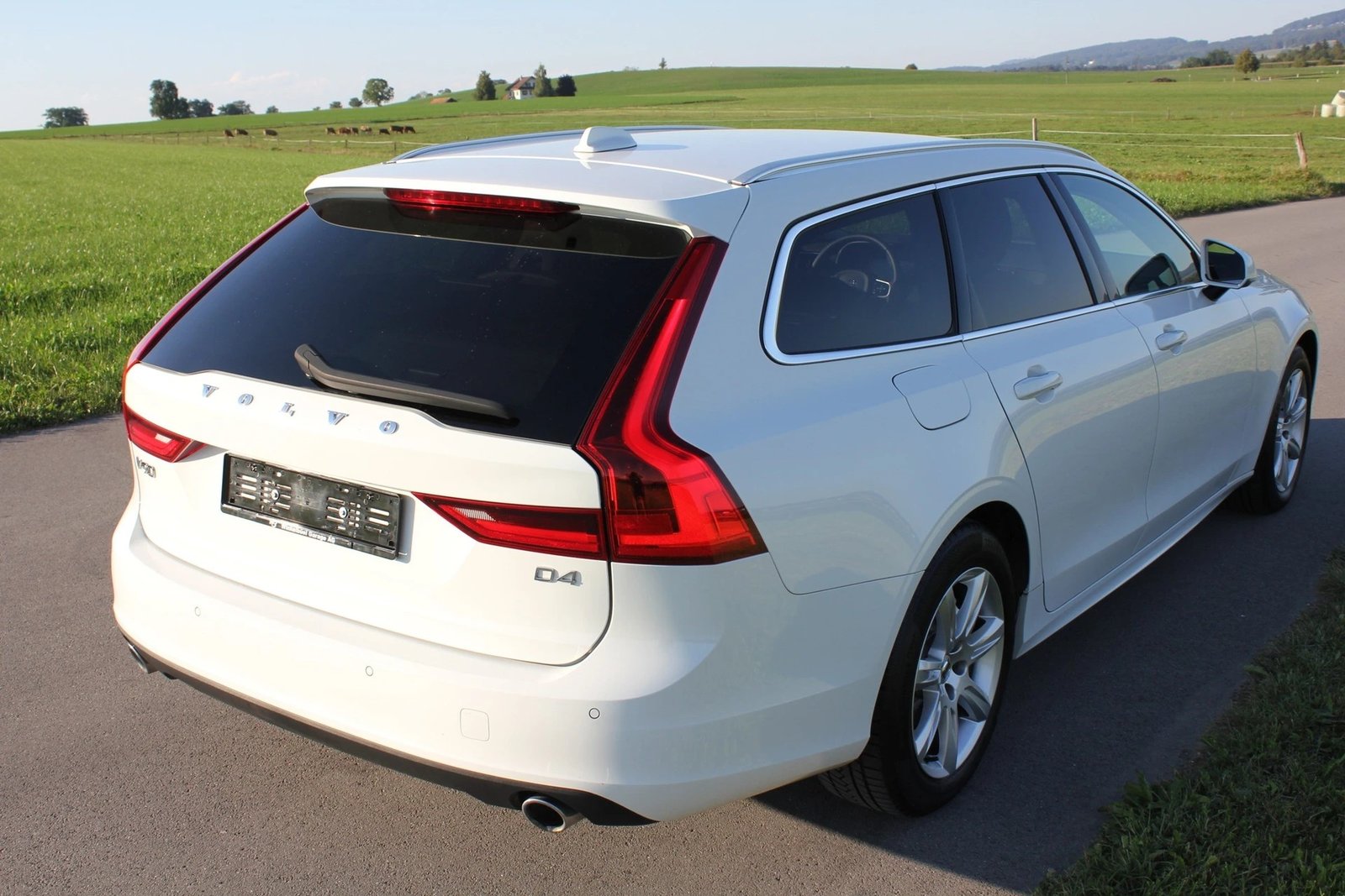 VOLVO V90 D4 Geartronic, Diesel, Occasion / Utilisé, Automatique - 3