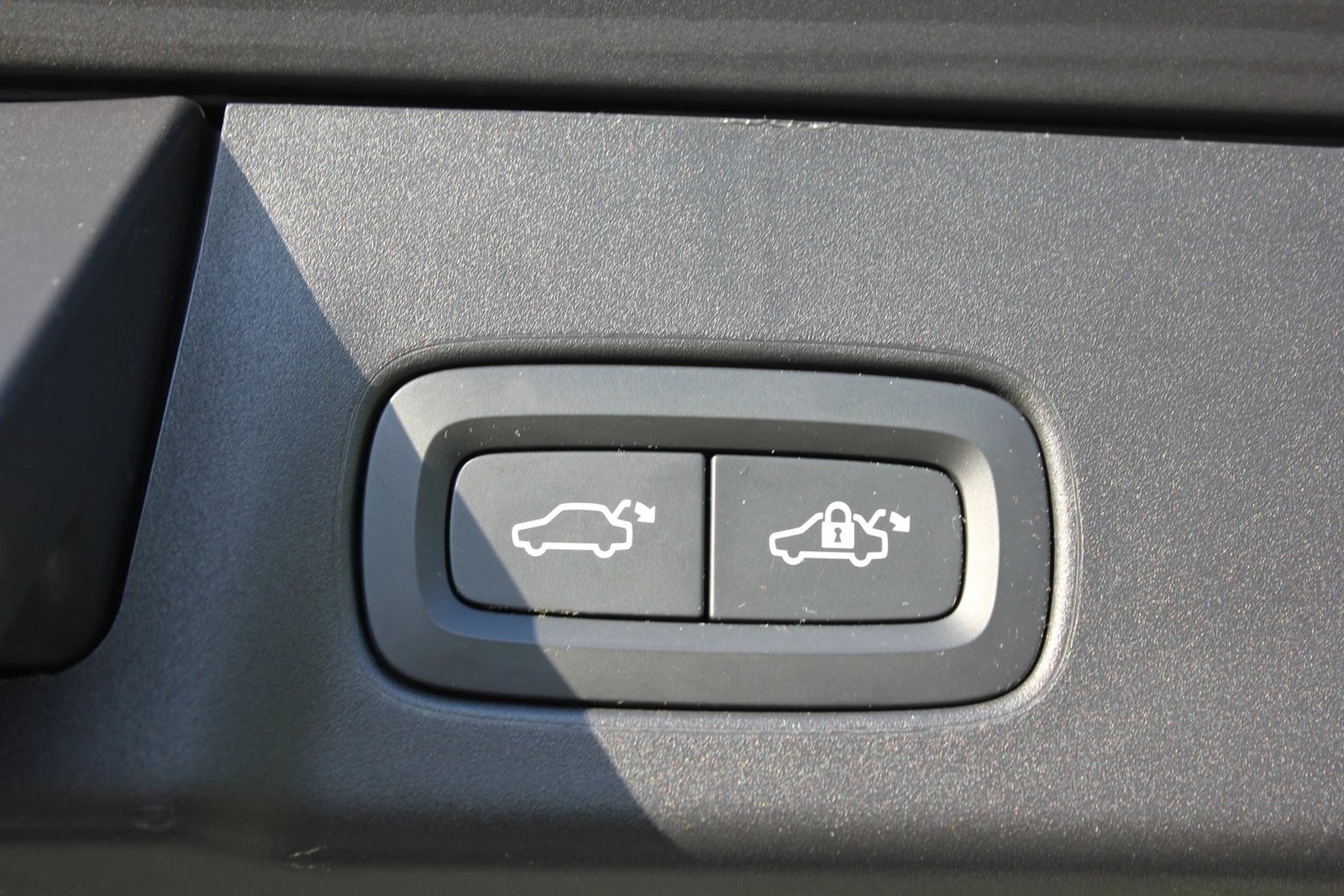 VOLVO V90 D4 Geartronic, Diesel, Occasion / Utilisé, Automatique - 7