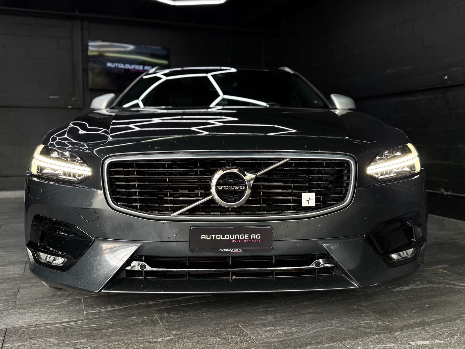 VOLVO V90 D5 AWD R-Design Geartronic Powerpulse, Diesel, Occasion / Utilisé, Automatique - 3