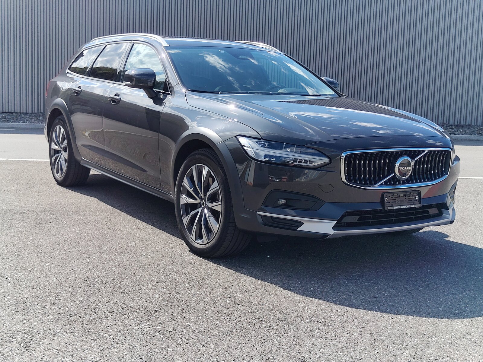 VOLVO V90 Cross Country B5 Benzin MHD Plus AWD Geartronic