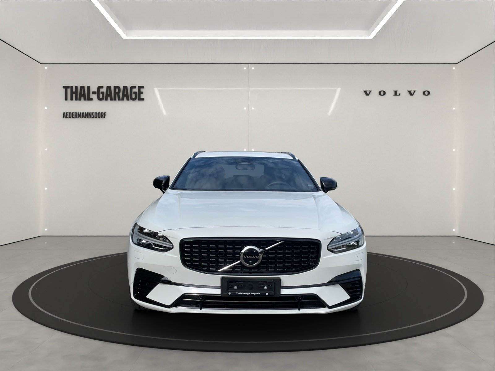 VOLVO V90 2.0 T8 TE Ultimate Dark eAWD, Plug-in-Hybrid Petrol/Electric, Ex-demonstrator, Automatic - 2