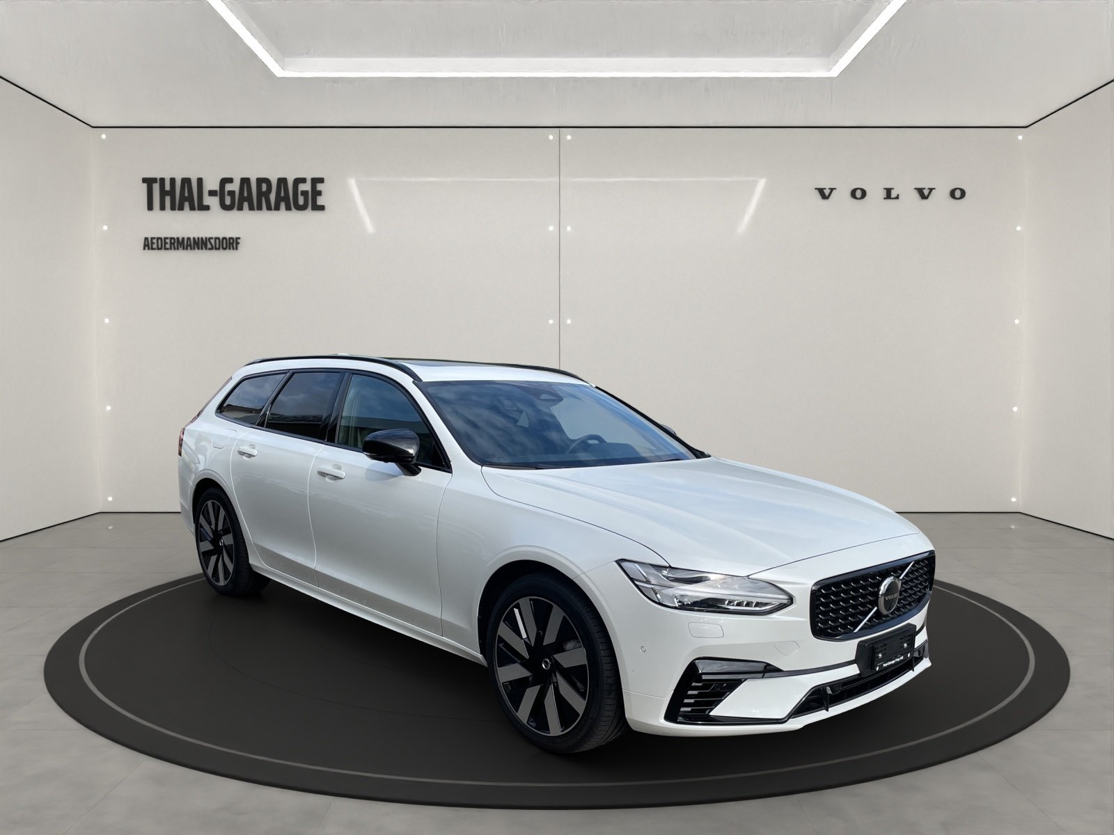 VOLVO V90 2.0 T8 TE Ultimate Dark eAWD, Plug-in-Hybrid Petrol/Electric, Ex-demonstrator, Automatic - 3