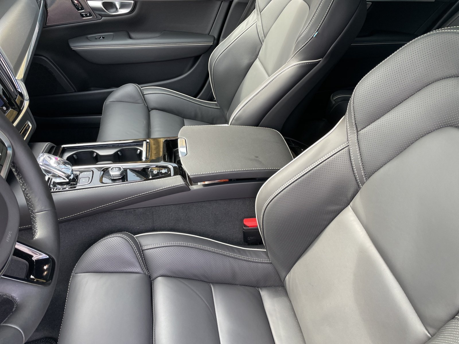 VOLVO V90 2.0 T8 TE Ultimate Dark eAWD, Plug-in-Hybrid Petrol/Electric, Ex-demonstrator, Automatic - 6