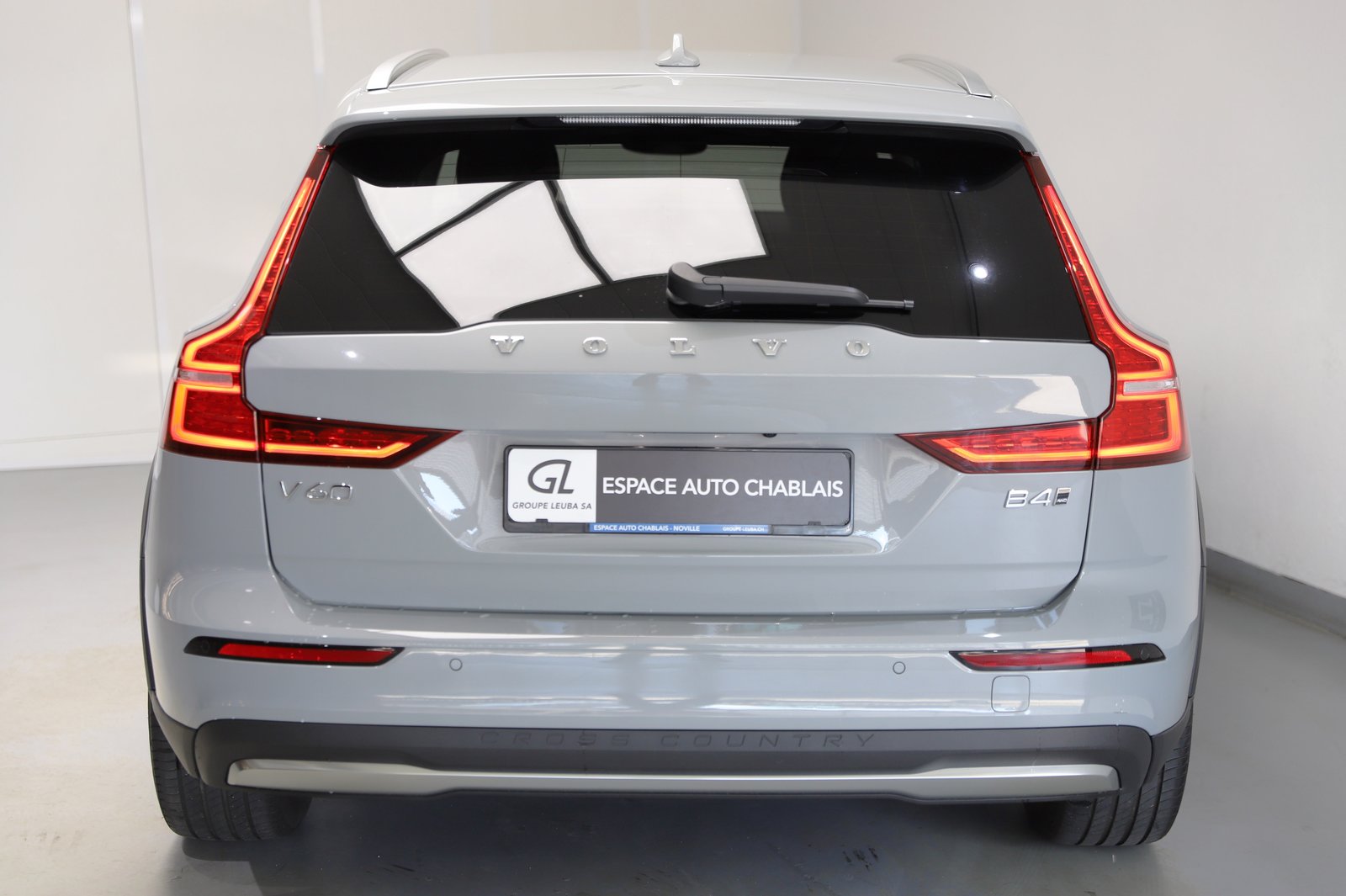 VOLVO Volvo V60 Cross Country 2.0 B4 Core AWD, Benzina, Occasioni / Usate, Automatico - 6