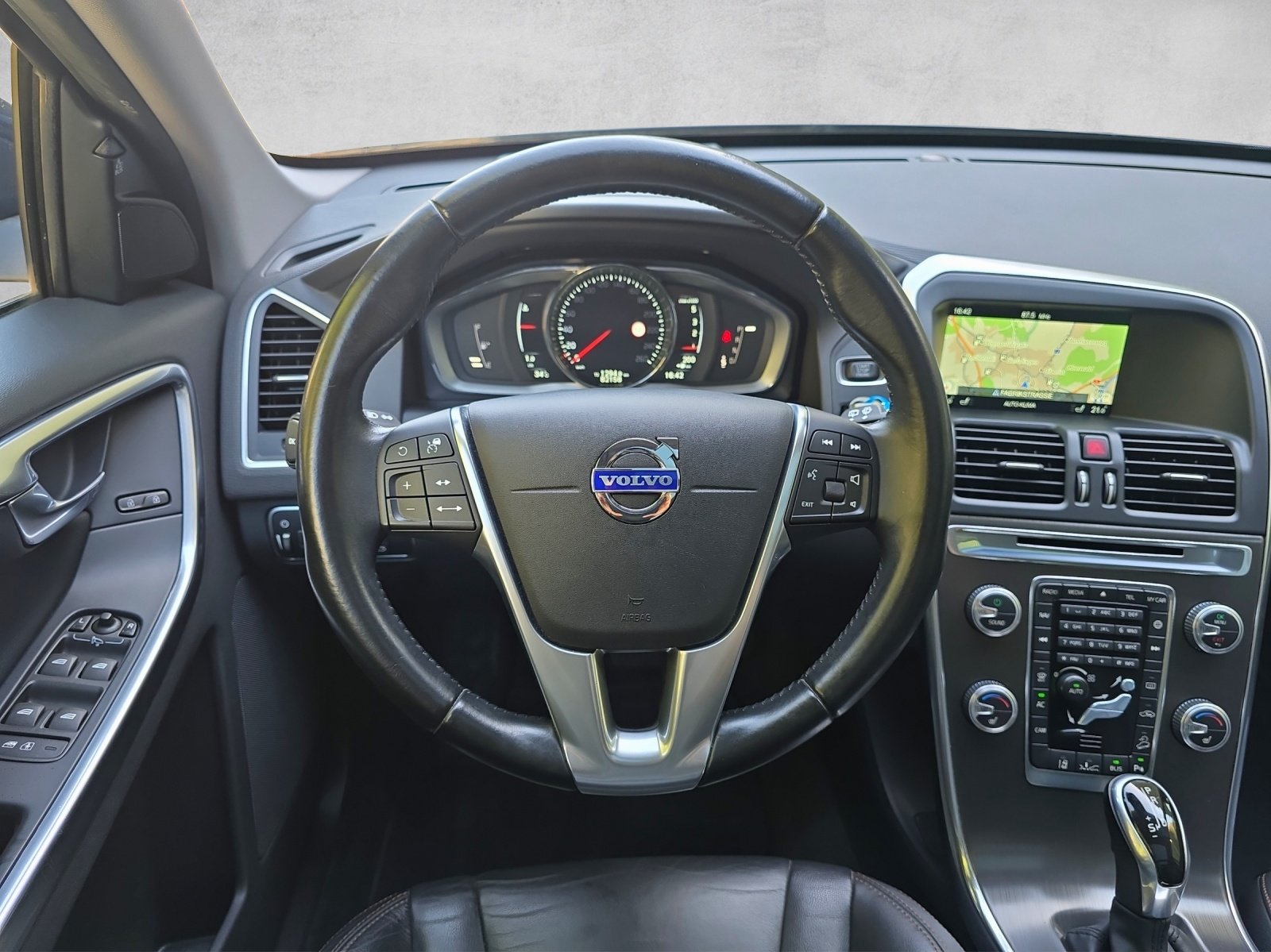 VOLVO Volvo XC60 2.4 D5 Summum AWD, Diesel, Second hand / Used, Automatic - 7