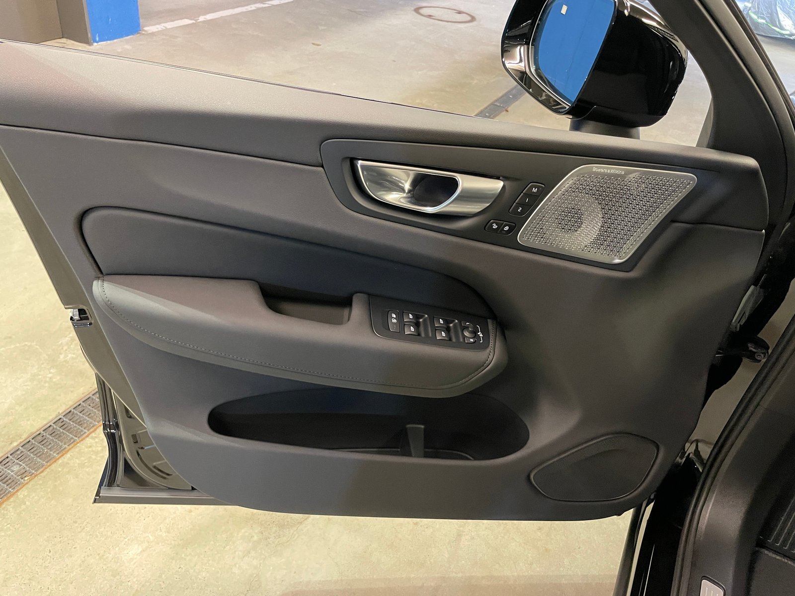 VOLVO VOLVO XC60 T6 eAWD PluginHybrid Ultra Dark Geartronic, Plug-in-Hybrid Petrol/Electric, New car, Automatic - 6