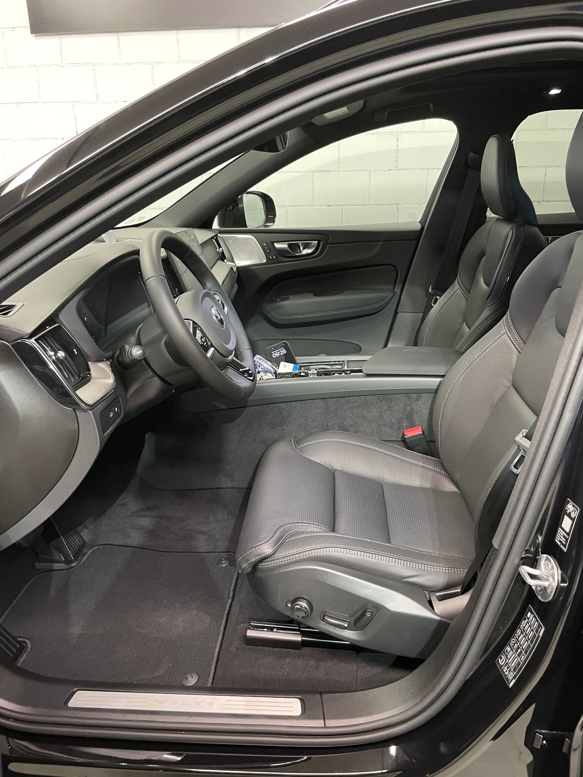 VOLVO VOLVO XC60 T6 eAWD PluginHybrid Ultra Dark Geartronic, Plug-in-Hybrid Petrol/Electric, New car, Automatic - 7