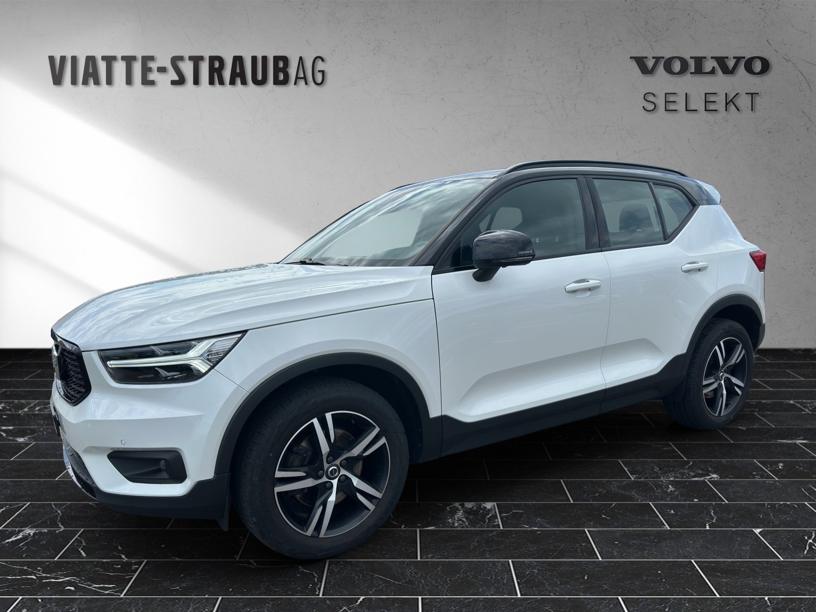 VOLVO XC40 2.0 B4 MH R-Design AWD
