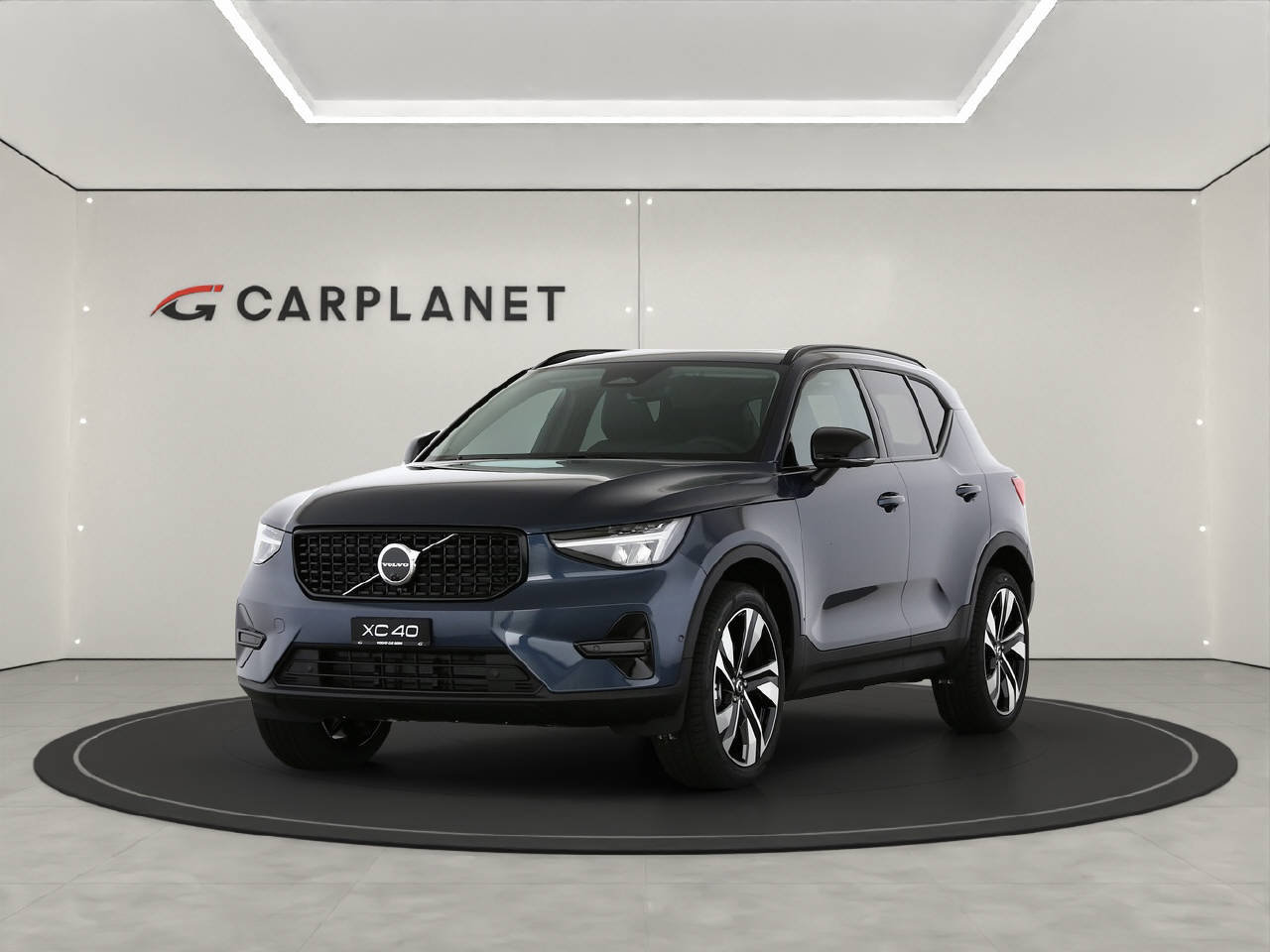 VOLVO XC40 2.0 B3 MH Plus Dark