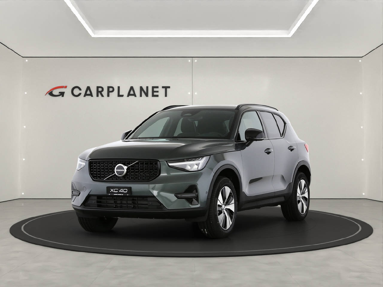 VOLVO XC40 2.0 B3 MH Plus Dark