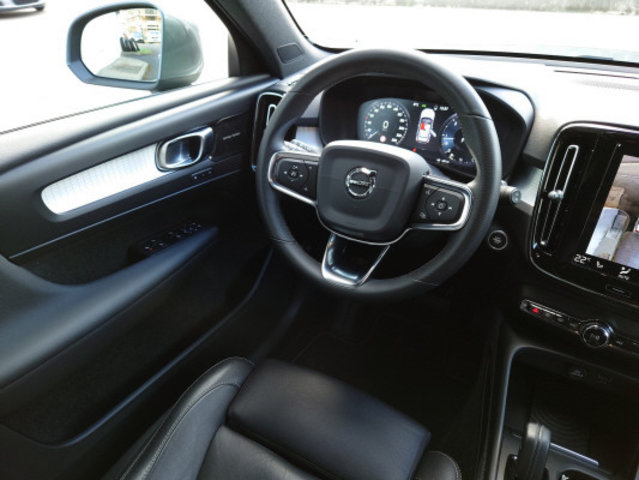 VOLVO XC40 D3 AWD Momentum, Occasion / Gebraucht, Automat - 6