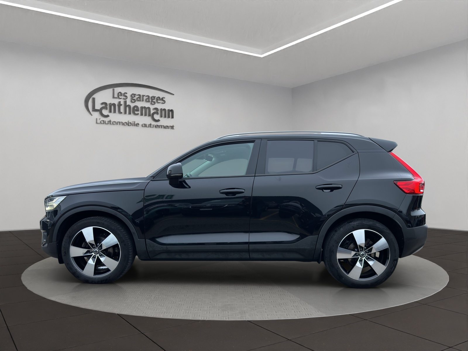VOLVO XC40 T3 XCITE, Benzin, Occasion / Gebraucht, Automatik - 2